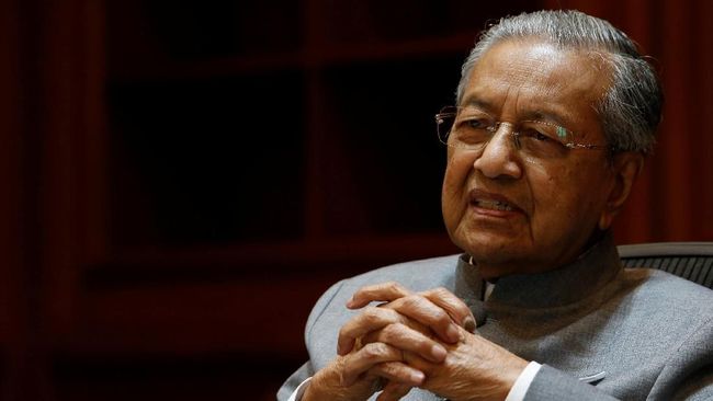 Tak Konsisten, Mahathir Sebut Trump Berbahaya