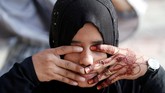 Yoga diyakini memiliki banyak manfaat kesehatan, baik fisik maupun mental. Yoga pun telah diakui dan menyebar di berbagai belahan dunia. (REUTERS/Amit Dave)