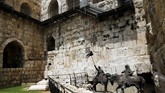 Di salah satu sudut jalan di Yerusalem misalnya, berdiri patung Raja Richard I saat sedang bertarung dengan pemimpin Muslim, Saladin. (Reuters/Ronen Zvulun)
