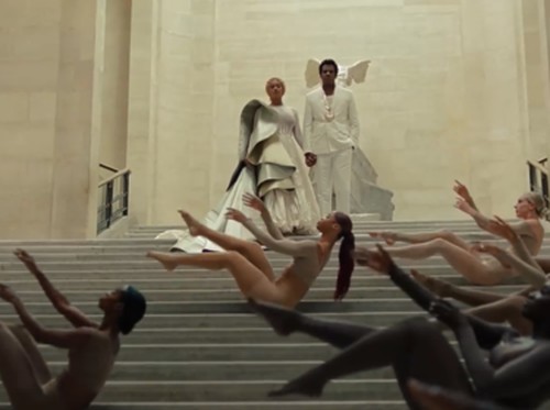 Beyonce Memukau Pakai Gaun Pengantin Rp 2 Miliar di Video Klip Terbaru Beyonce Memukau Pakai Gaun Pengantin Rp 2 Miliar di Video Klip Terbaru