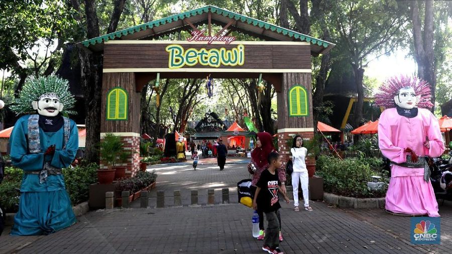 Ancol Kampung Betawi Festival merupakan slogan yang diusung Pasar Seni Ancol untuk memeriahkan hari jadi kota yang awalnya bernama Sunda Kelapa ini
