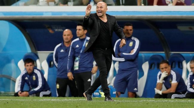 Memilih Berjudi, Sampaoli Hadirkan Bencana Bagi Argentina