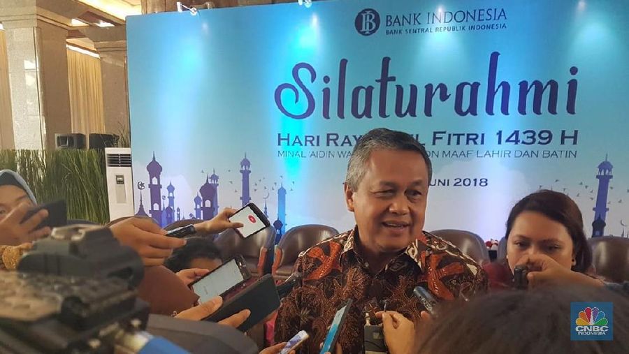 Bank Indonesia (BI) merevisi proyeksi surplus neraca perdagangan Juni 2018 menjadi lebih dari US$ 1 miliar.