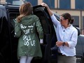 Jelang Temu Imigran, Melania Pakai Jaket 'Saya Tak Peduli'