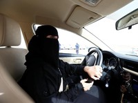 Mengenal Leena, Taksi Online Wanita Pertama di Arab Saudi