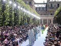 FOTO: Gebrakan Virgil Abloh di Peragaan Busana Louis Vuitton