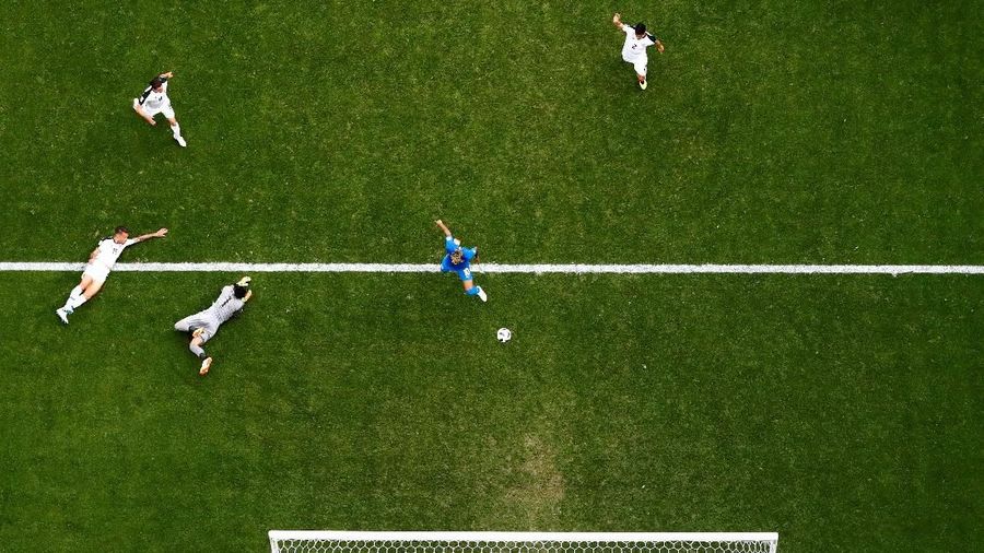 Untuk Piala Dunia kedua berturut-turut, pemain berusia 26 tahun itu membawa harapan 200 juta warga negara di pundaknya.
