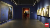 Perupa Hanafi dan Goenawan Mohamad menggelar pameran kolaborasi bertajuk '57 x 76' di Galeri Nasional, Jakarta (22/6). (CNN Indonesia/ Hesti Rika)