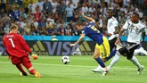 Duel di Stadion Fisht merupakan pertemuan yang kelima bagi Jerman dan Swedia di Piala Dunia. Total Jerman meraih empat kemenangan sedangkan Swedia hanya meraih satu kemenangan. (REUTERS/Michael Dalder)