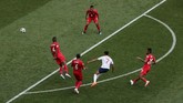 Di menit ke-36, Inggris menambah keunggulan menjadi 3-0 berkat gol indah Jesse Lingard. Di luar kotak penalti, ia menyelesaikan peluang dengan sebuah tendangan keras ke pojok kanan gawang. (REUTERS/Ivan Alvarado)