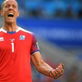 Kisah Hidup Halldorsson, Kiper Islandia yang juga Sutradara