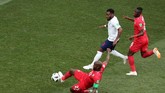 Tanpa terduga, Panama berhasil memperkecil ketinggalan. Felipe Baloy membobol gawang Pickford setelah menyambat tendangan bebas dari luar kotak penalti. (REUTERS/Ivan Alvarado)