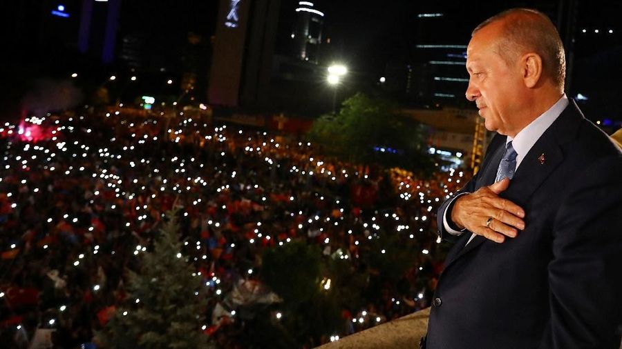 Presiden Turki Recep Tayyip Erdogan dilantik pada hari Senin dan kemudian mengumumkan susunan kabinetnya.