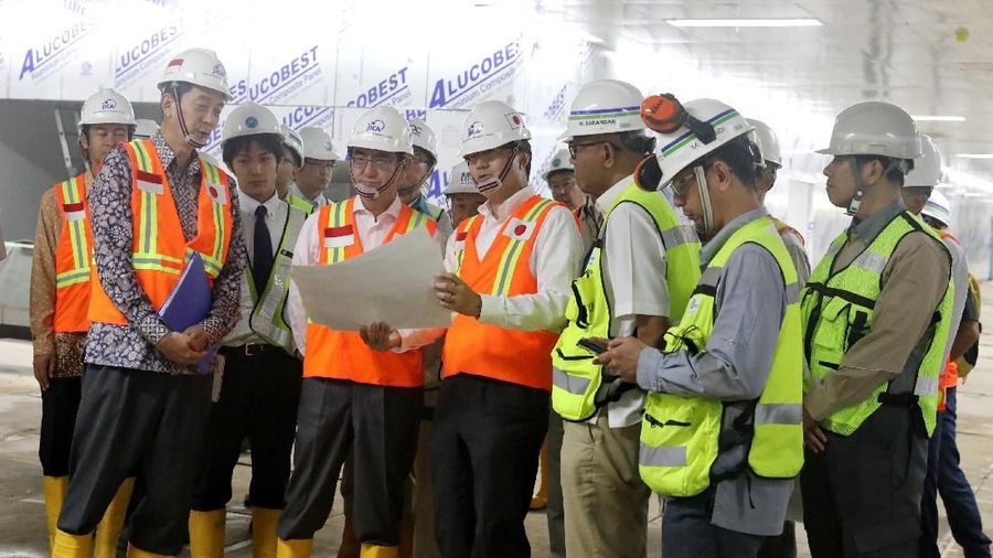 Menteri Luar Negeri Jepang Taro Kono mengapresiasi apa yang sudah dicapai dan menyatakan gembira dengan kemajuan yang boleh dicapai oleh MRT Jakarta.