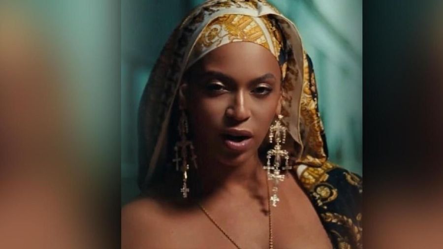 Mau pakai anting seperti Beyonce di video terbarunya, siapkan uang sejumlah Rp 3,5 juta.