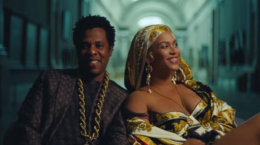Karya Rinaldy Yunardi dikenakan oleh penyanyi Beyonce di video barunya.