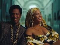Wah, Beyonce Pakai Anting Designer Indonesia di Video Baru