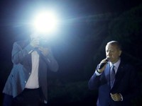 Ini Deretan Kepala Negara yang Sumbang Gaji ke Rakyatnya