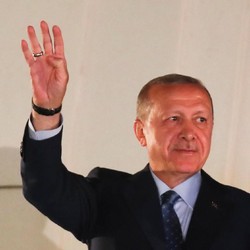 Lira Turki Amblas, Erdogan: AS Menusuk Kami Dari Belakang