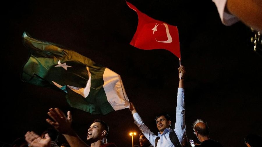 Dalam penghitungan suara yang disiarkan media Turki, Erdogan unggul jauh dari pesaing terdekatnya Muharrem Ince.
