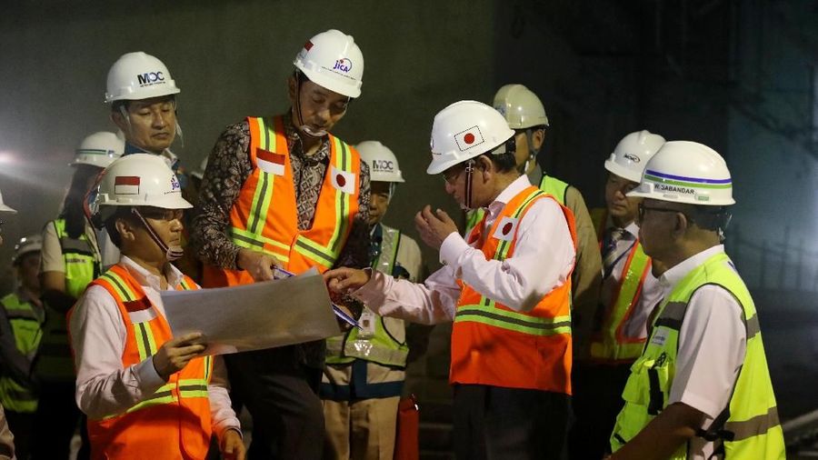 Menteri Luar Negeri Jepang Taro Kono mengapresiasi apa yang sudah dicapai dan menyatakan gembira dengan kemajuan yang boleh dicapai oleh MRT Jakarta.
