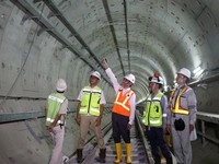 Keliling Proyek, Menlu Jepang Gembira dengan Progres MRT