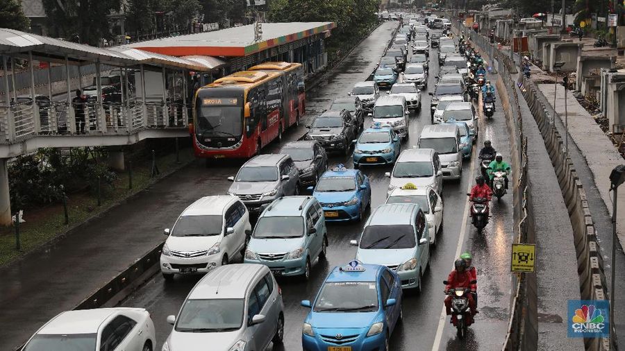 Riset dikembangkan dari algoritma untuk mendeteksi lalu lintas dan memprediksi arus perjalanan.