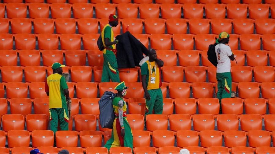 Kedua pendukung negara tersebut mendapat pengakuan Internasional atas tingkat kesadaran mereka membersihkan sampah usai pertandingan.