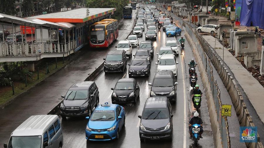 Kemacetan parah arus balik mudik di ruas tol di Jawa Barat dan Jawa Tengah jadi evaluasi Kemenhub.