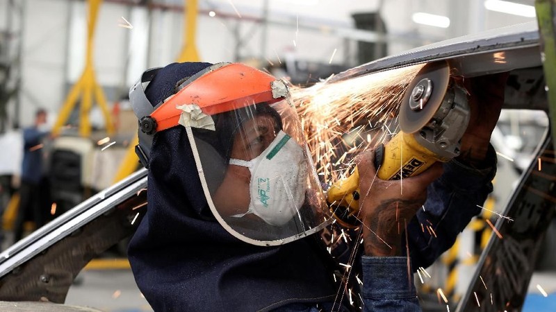 Tingkat kejahatan Meksiko yang melonjak tinggi telah mendorong rekor kenaikan bisnis mobil lapis baja.