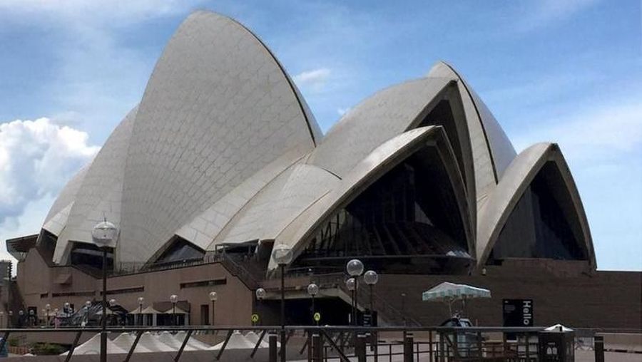 Australia meminta setiap WNA yang tak bisa hidupi diri sendiri pulang ke negaranya, termasuk mahasiswa di Indonesia 