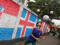 Demam Bola, Kampung Ini Disulap Jadi Kampung Piala Dunia