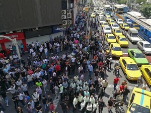 Mahasiswa Iran Demo Anti-Pemerintah Besar-besaran!