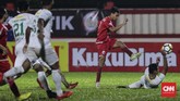 Gelandang Novri Setiawan menjadi penyelamat Persija melalui gol yang dibukukan pada menit ke-51. (CNNIndonesia/Adhi Wicaksono)