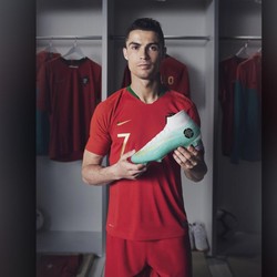Nike Luncurkan Sepatu Edisi Khusus CR7, Terbatas 154 Pasang!