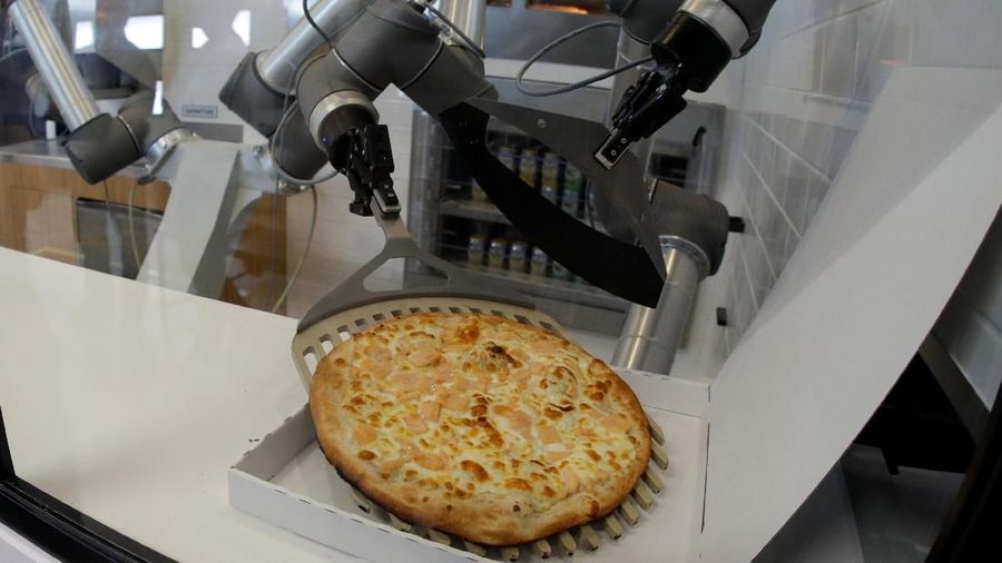 Start-up Prancis, Ekim ingin mengubah dan mempercepat cara pembuatan pizza dan disajikan dengan menggunakan robot pizzaiolo salama 24 jam.
