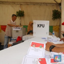 Tok! DPR & Tito Cs Sepakat Pilkada Serentak Tetap 9 Desember