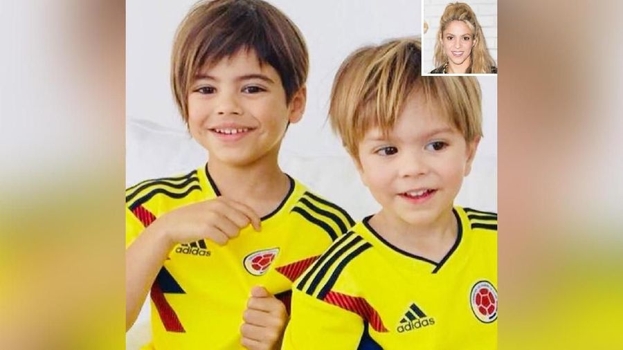 Momen menggemaskan beberapa hal lebih lucu penggemar sepak bola yang mengenakan jersey bola piala dunia.