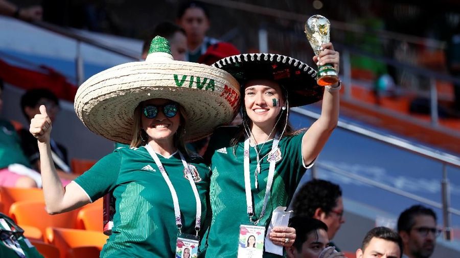Mereka menyoroti perilaku tidak senonoh dari para fans tim, yang dianggap tidak memiliki rasa kemanusiaan selama pagelaran Piala Dunia Rusia.