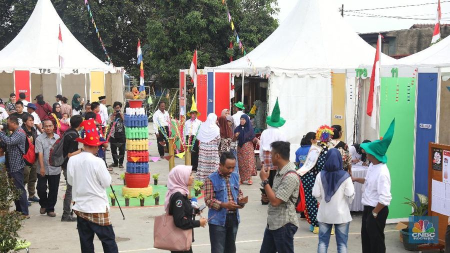 Konsep yang diusung dalam TPS ini ialah karnaval dengan berbagai ornamen warna warni.