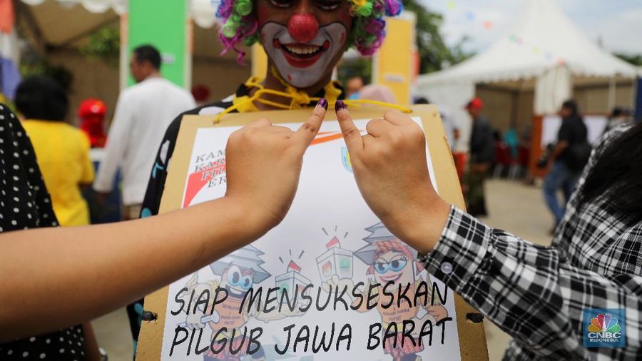 Ganjar Pranowo memimpin sementara di Pilkada Jawa Tengah, sama seperti Ridwan Kamil di Jawa Barat.