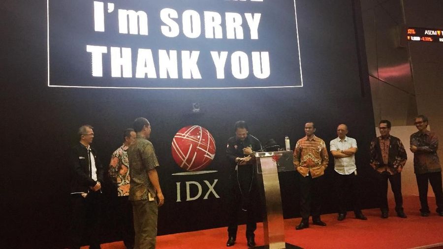 Pidato tegas Tito Sulistio, yang hari itu menjadi hari terakhirnya bertugas sebagai Direktur Utama BEI berujung pada keharuan.