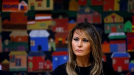 Melania Trump Dihujat Karena Pakai Dress Dolce & Gabbana