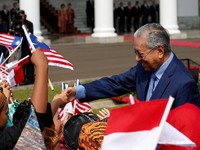 PM Malaysia Mahathir Jadi Mundur?