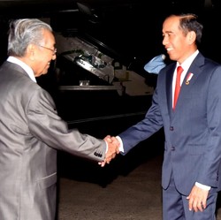Mahathir Mundur Setelah 2 Tahun, Anwar Ibrahim Penggantinya?