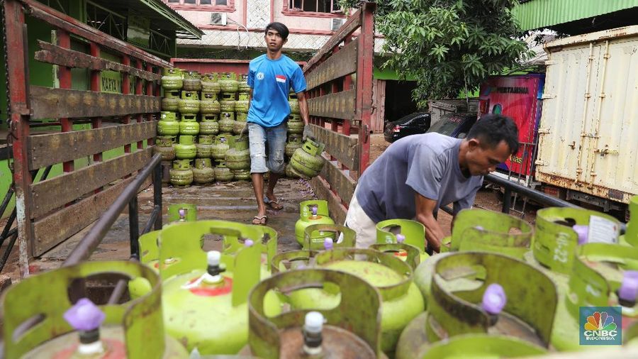 Realisasi konsumsi LPG subsidi sudah lewati target APBN, diperkirakan bengkak di akhir tahun. 