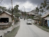 Erupsi Gunung Agung Picu Hujan Pasir, Abu, dan Kerikil