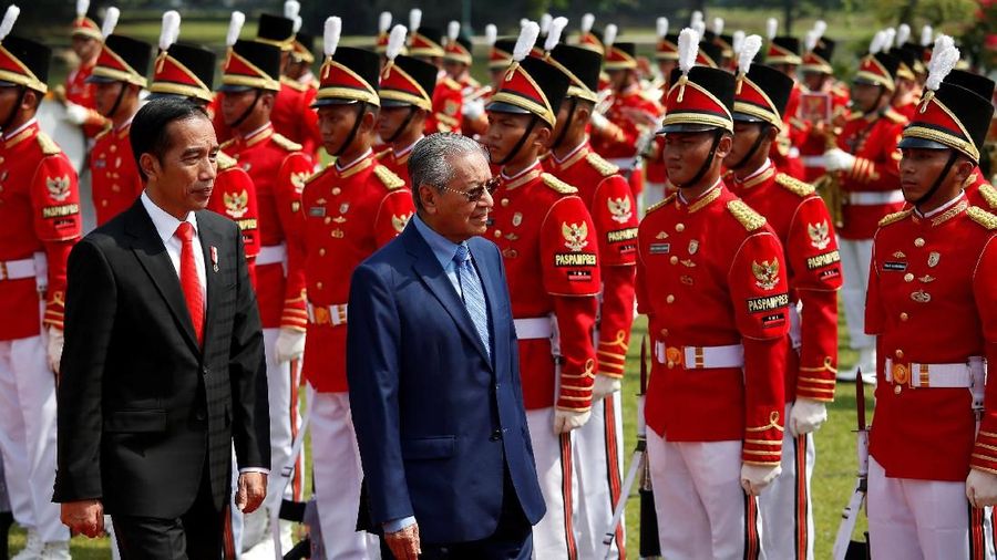 Presiden Joko Widodo dan Perdana Menteri Malaysia Mahathir Mohamad melakukan rangkaian acara kenegaraan di Istana Bogor, Jumat (29/6/2018).