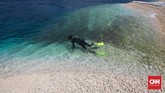 Keindahan Makam Karang dan Pantai Bahuluang baru beberapa tahun ini terekspos masyarakat khususnya penikmat wisata bahari.