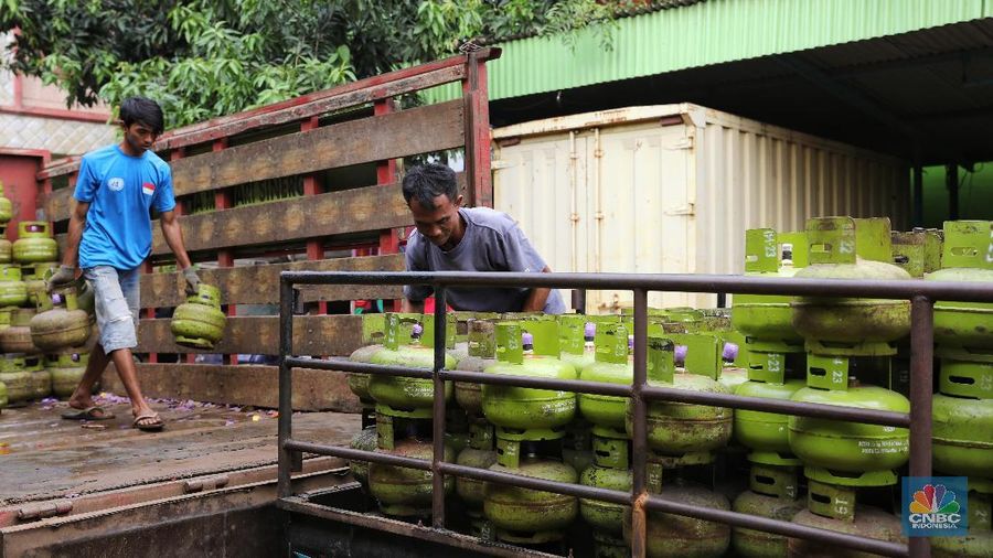 Skema untuk mengendalikan penyaluran Elpiji 3 kg bersubsidi masih belum menemukan jalan keluar.